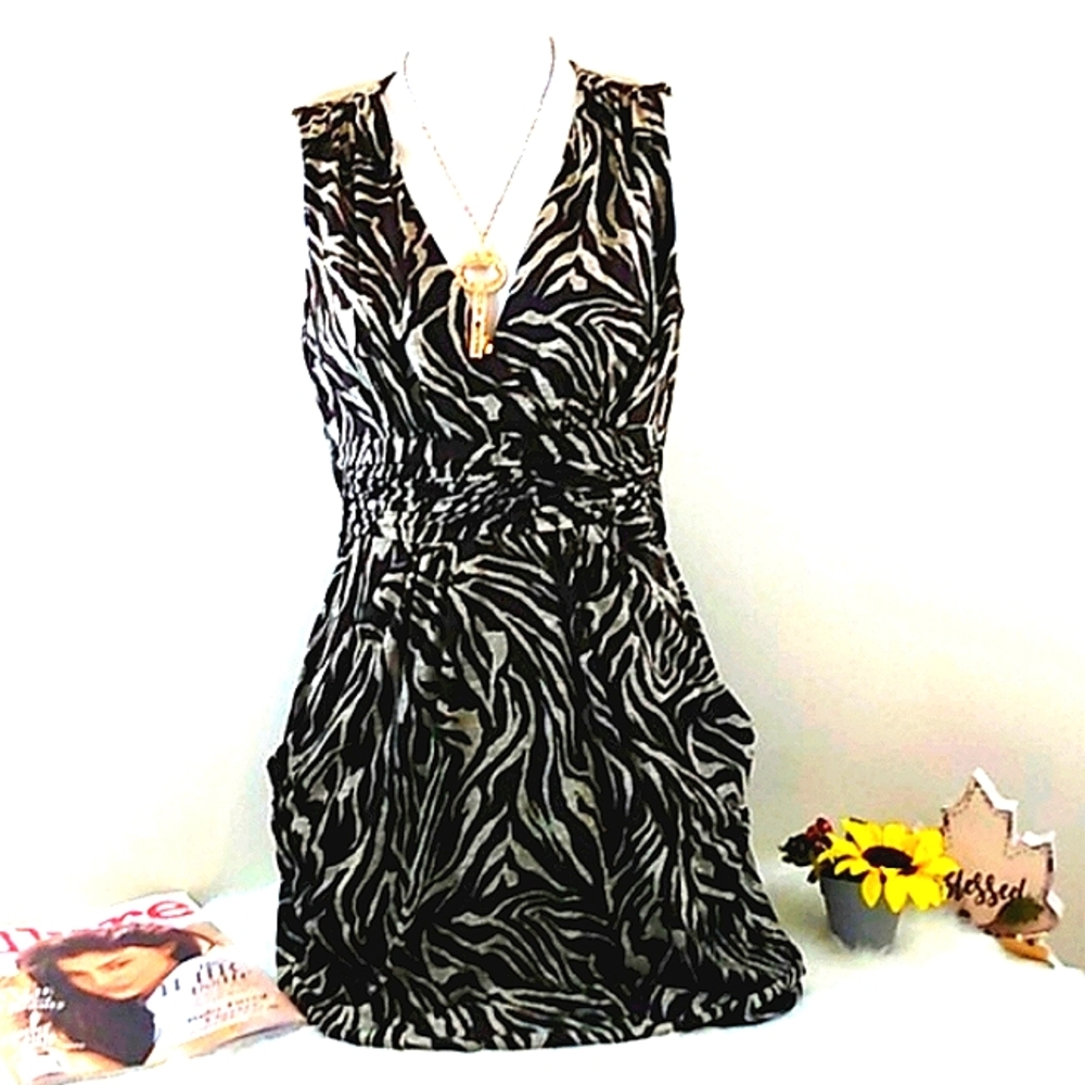 A BYER dress animal print  stretch Size Sm…